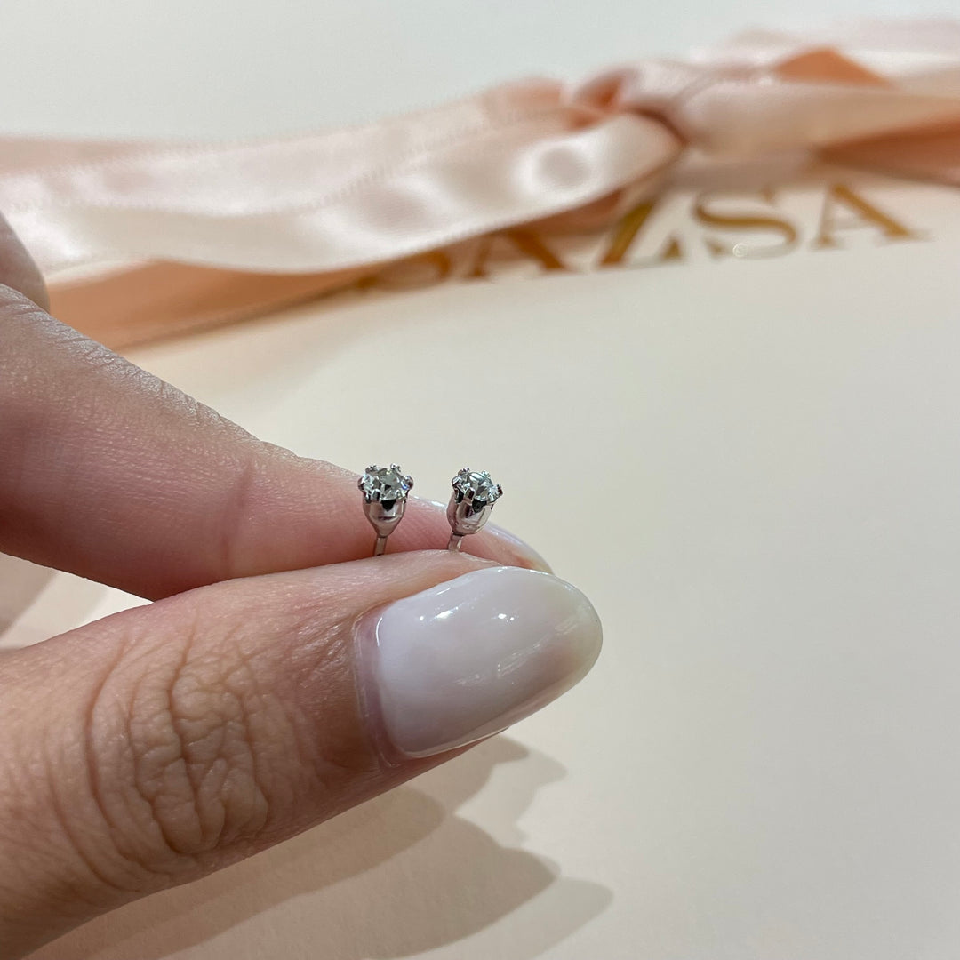 Solitaire earrings