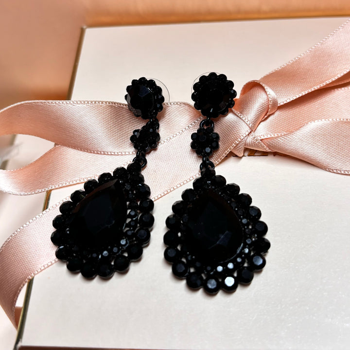 Teardrop all black earrings