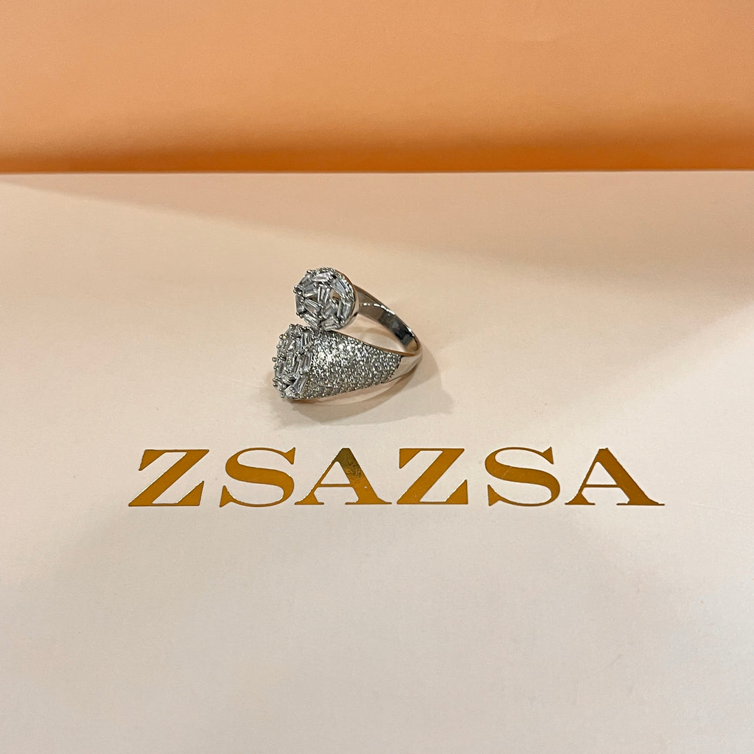 Zircone baguette white gold plated twisted ring