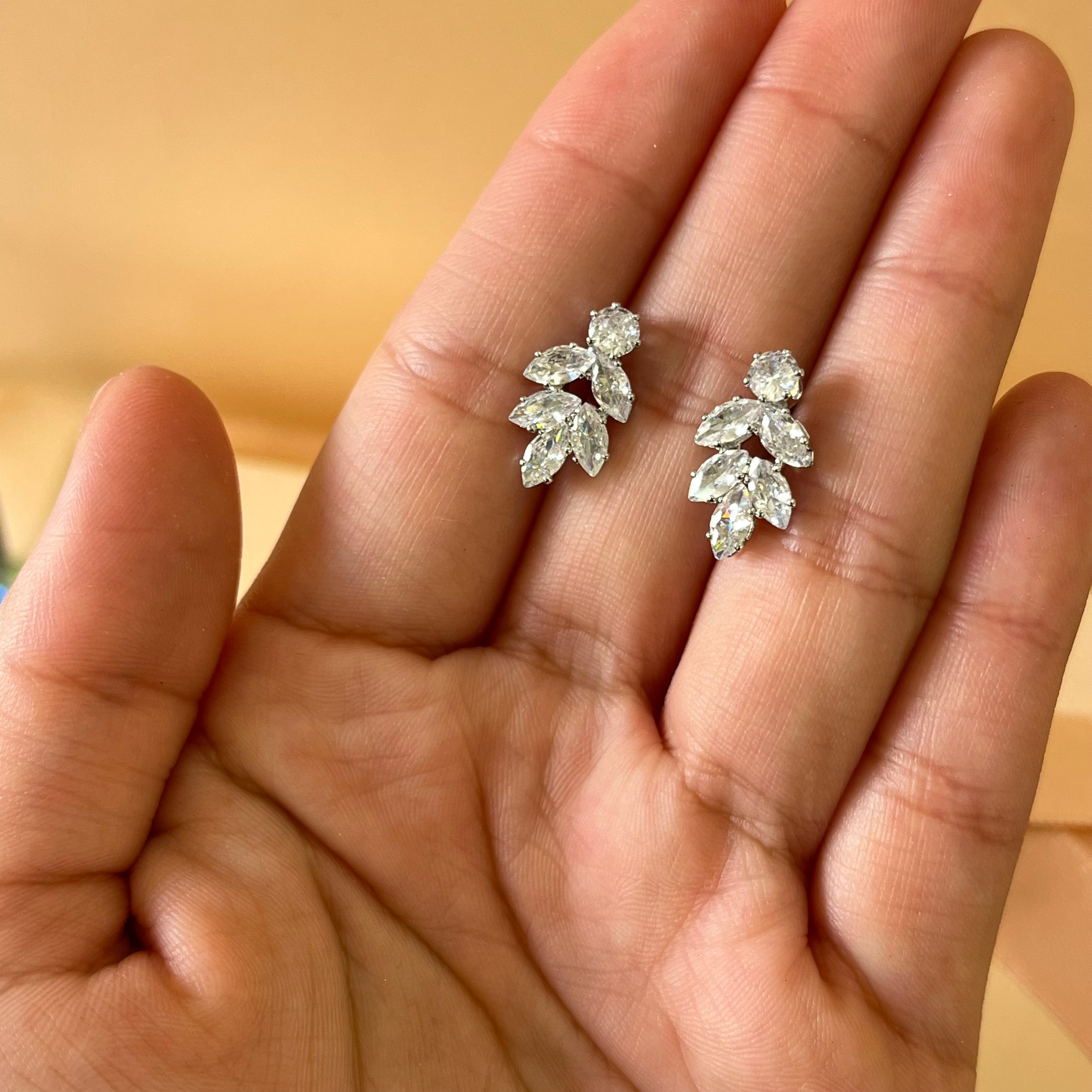 Silver zircone studs