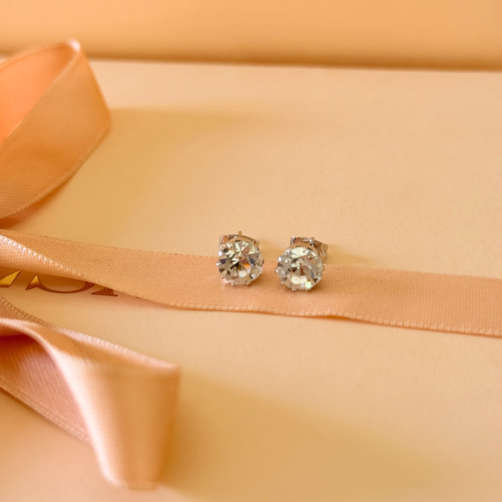 Medium solitaire zircone silver studs