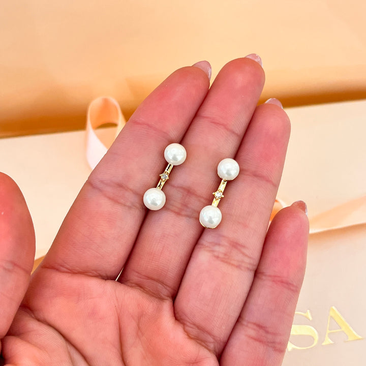 Zircone and white pearls gold plated earrings