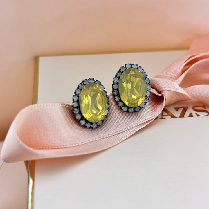 Oval studs