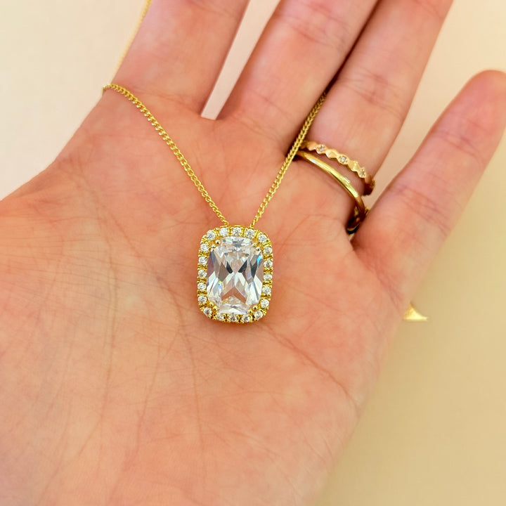 Rectangular zircone gold plated pendant set