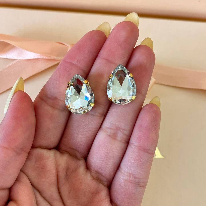 Preciosa crystals Teardrop gold plated studs