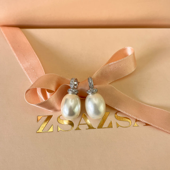 Zircone and white oval pearls white gold plated set