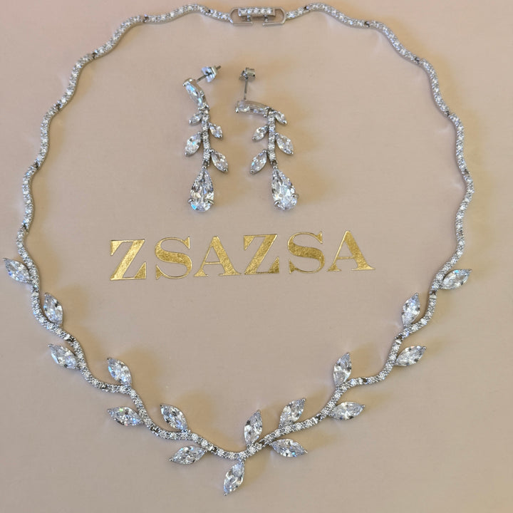 Teardrop and marquise zircone silver set