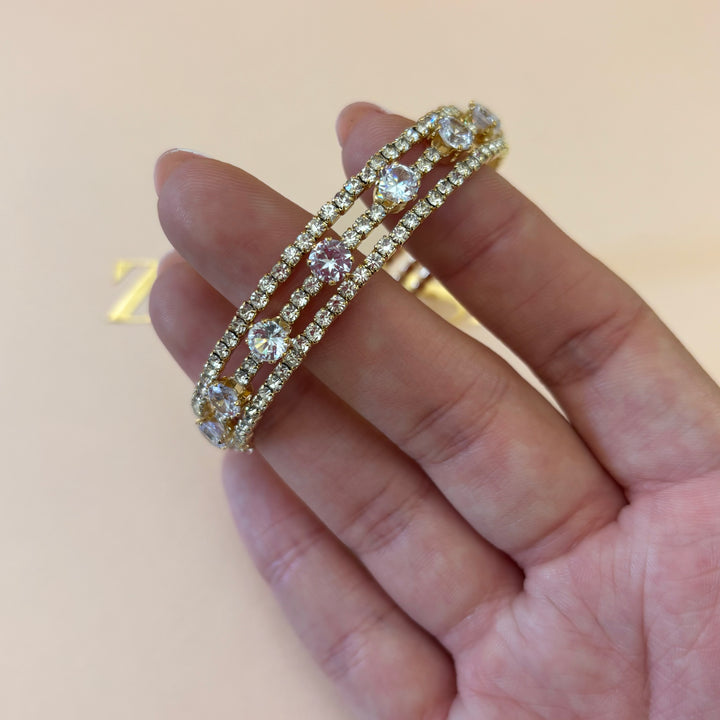 Elegant bangle