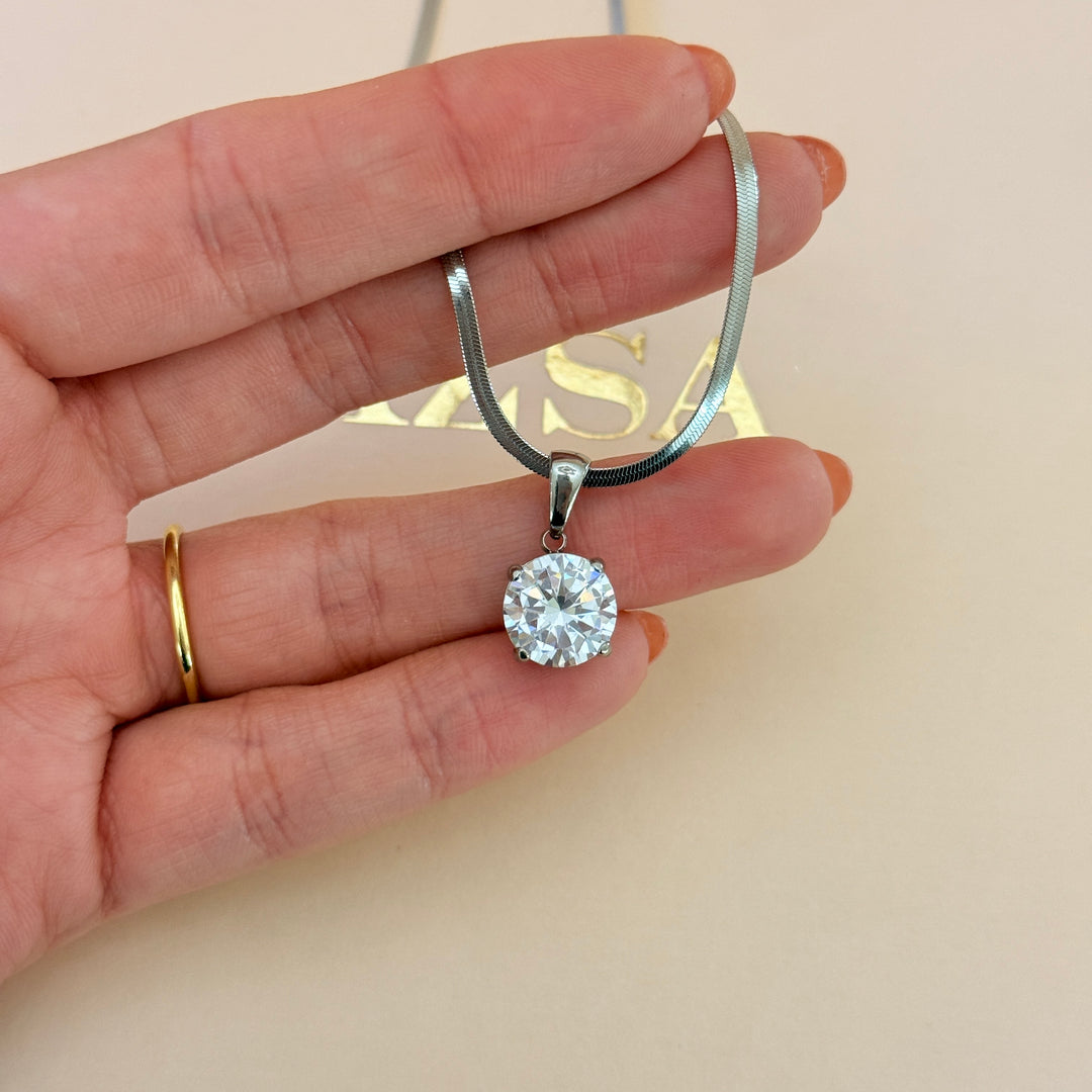 Large solitaire zircone silver pendant