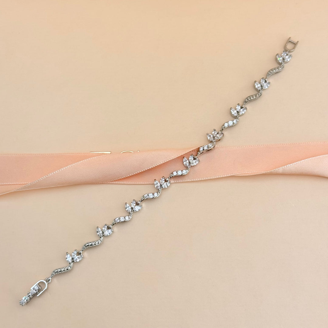 Marquise and teardrop zircone silver earrings and bracelet