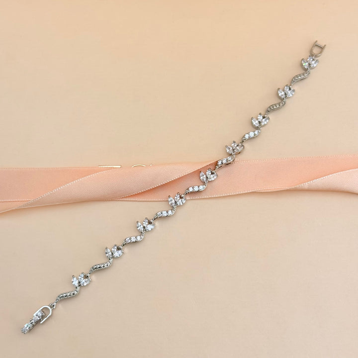 Marquise and teardrop zircone silver earrings and bracelet