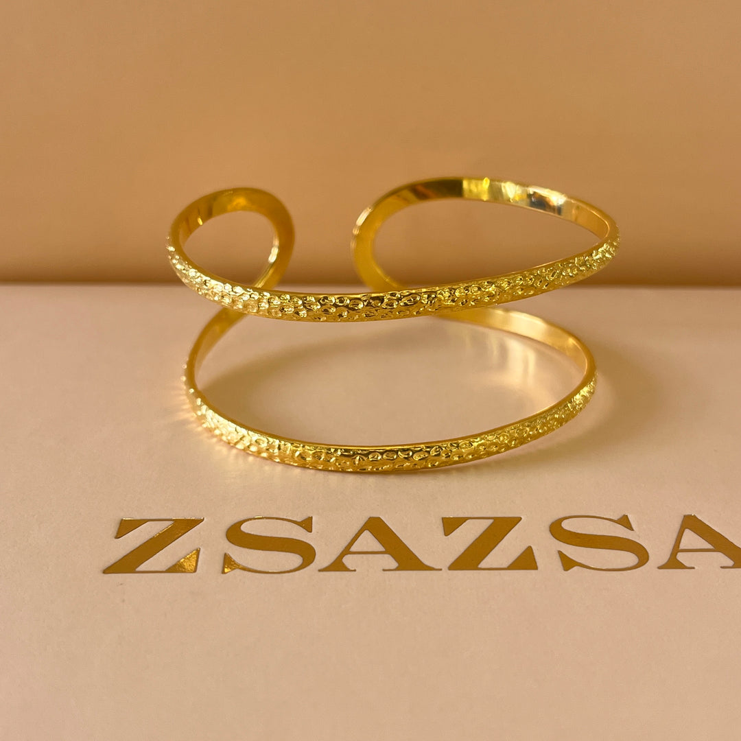 Dual band gold handmade bangle