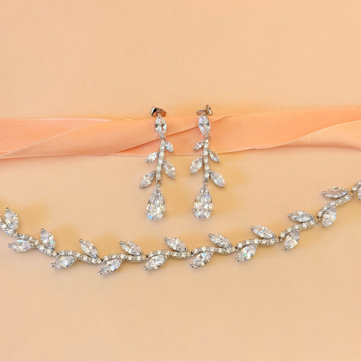 Marquise and teardrop zircone silver earrings and bracelet