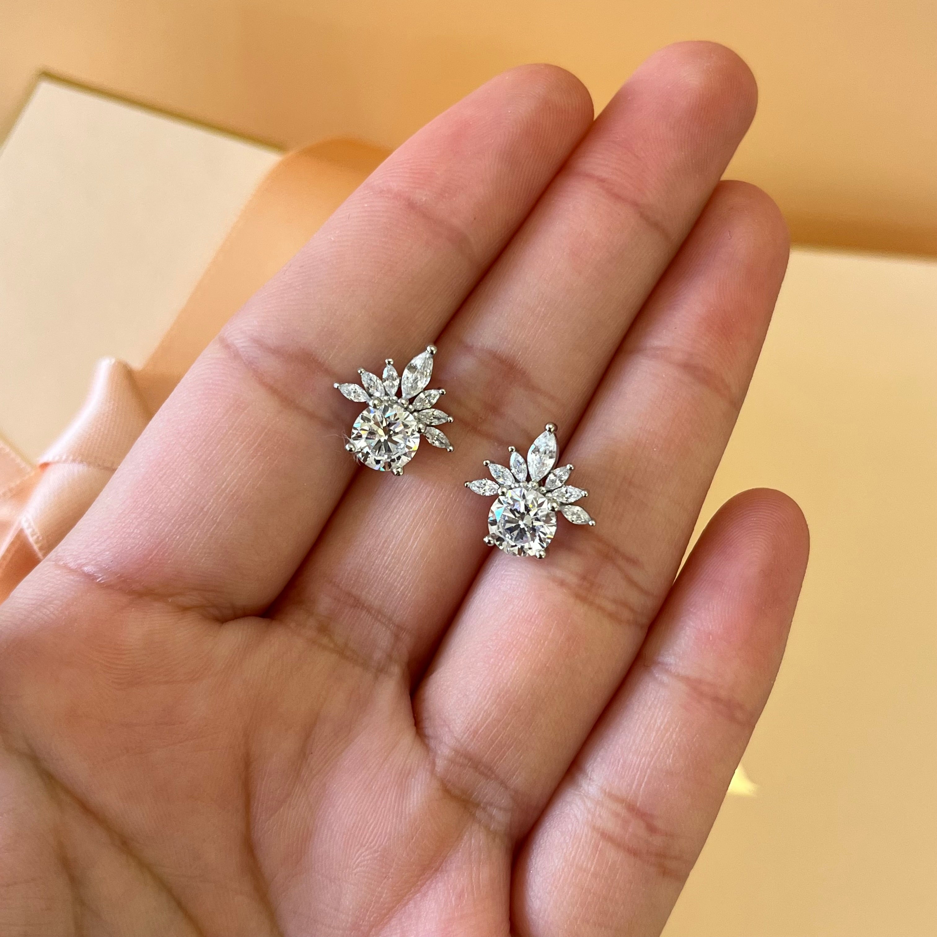 Silver zircone studs