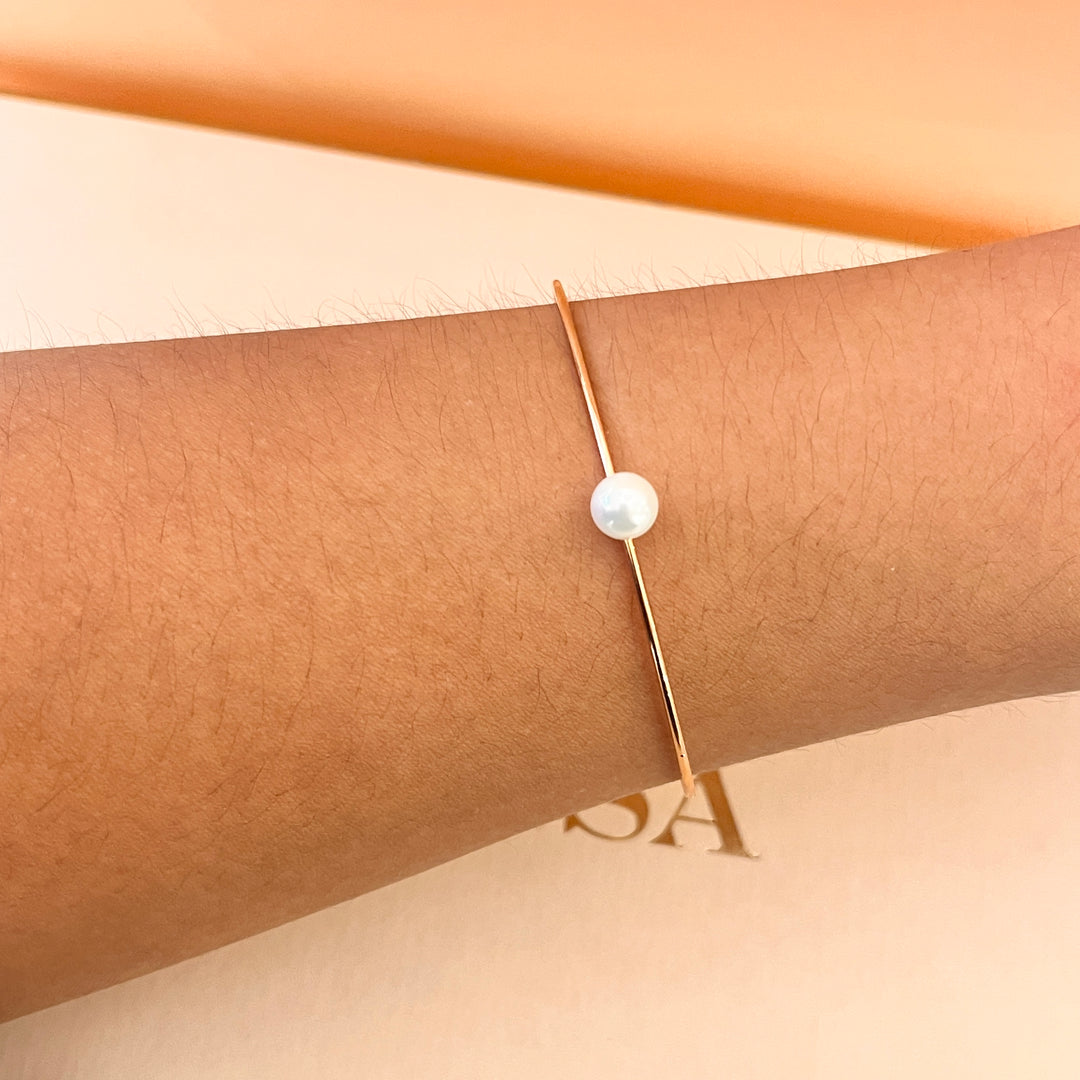 Pearl rose gold plated bangle