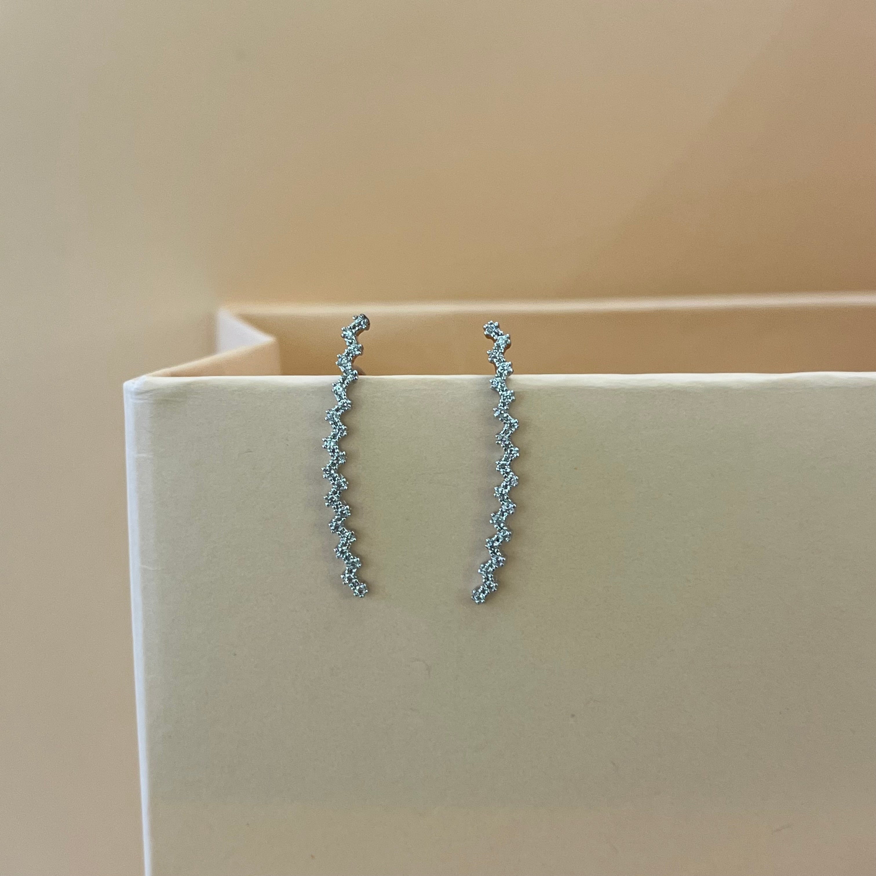 Silver zircone hooks