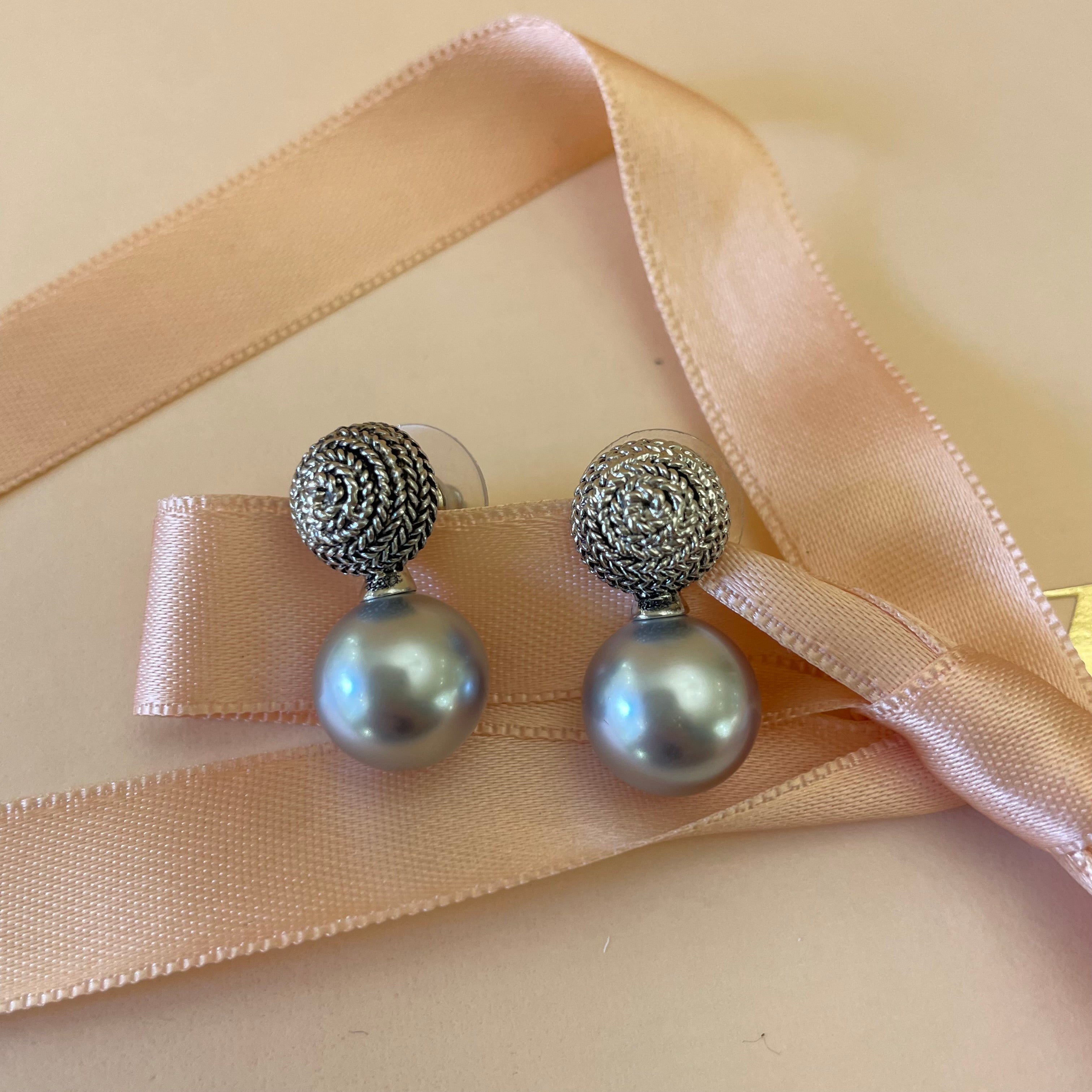 Complete grey pearls set