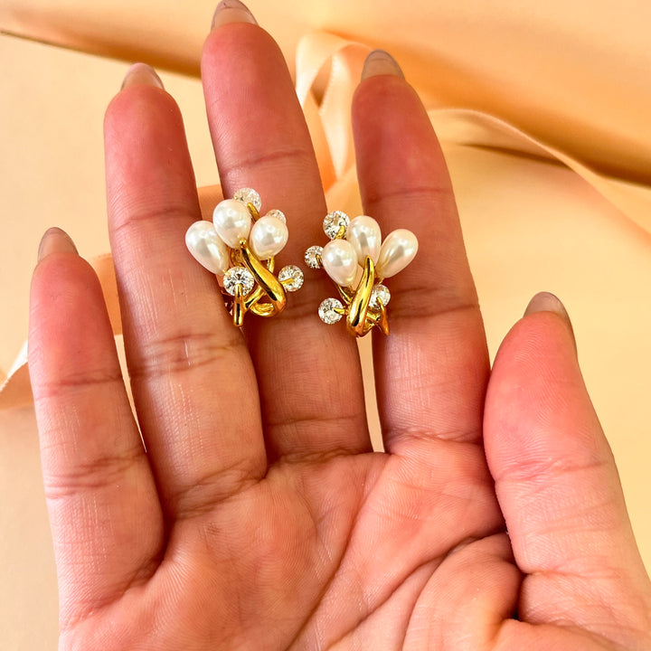 Zircone and white pearls gold plated earrings