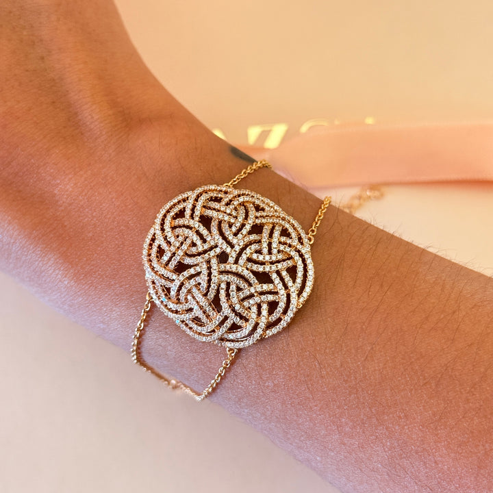 Zircone twisted in the middle gold plated bracelet