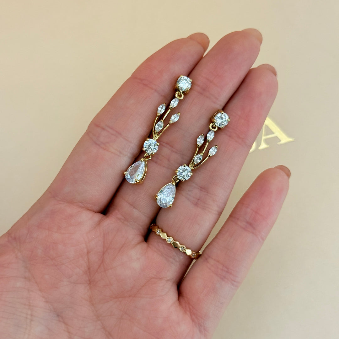 Teardrop zircone gold plated set