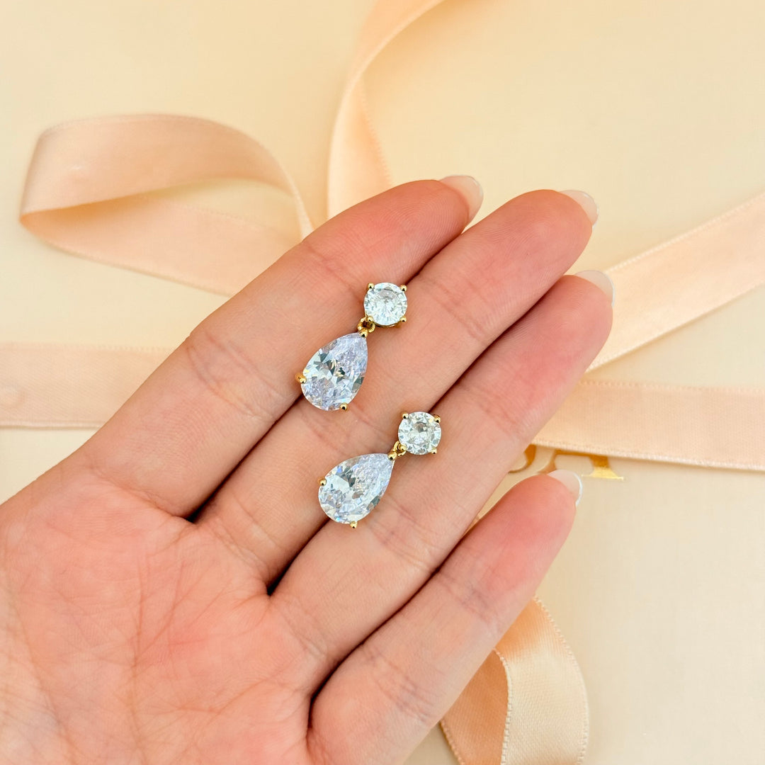 Teardrop zircone gold plated earrings