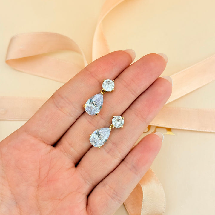 Teardrop zircone gold plated earrings