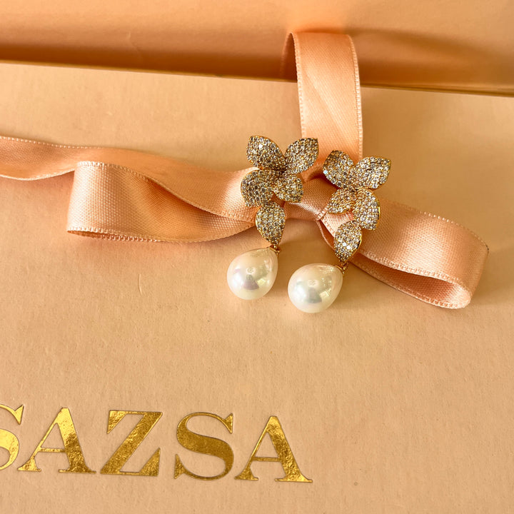 Flower zircone and pearls gold plated earrings