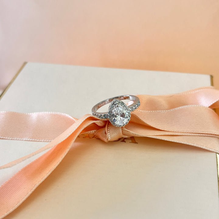 Zircone teardrop white gold plated ring