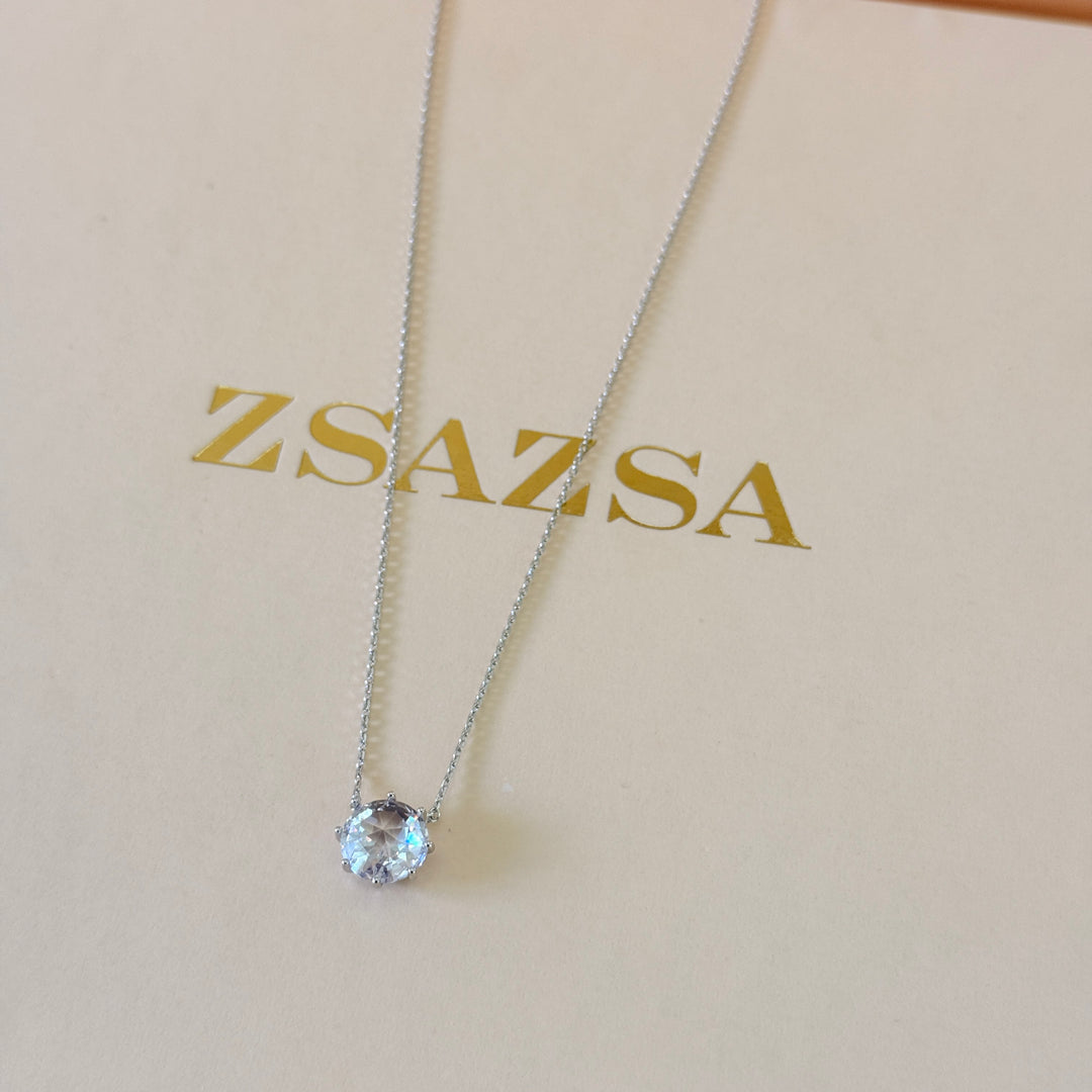 Large solitaire zircone pendant