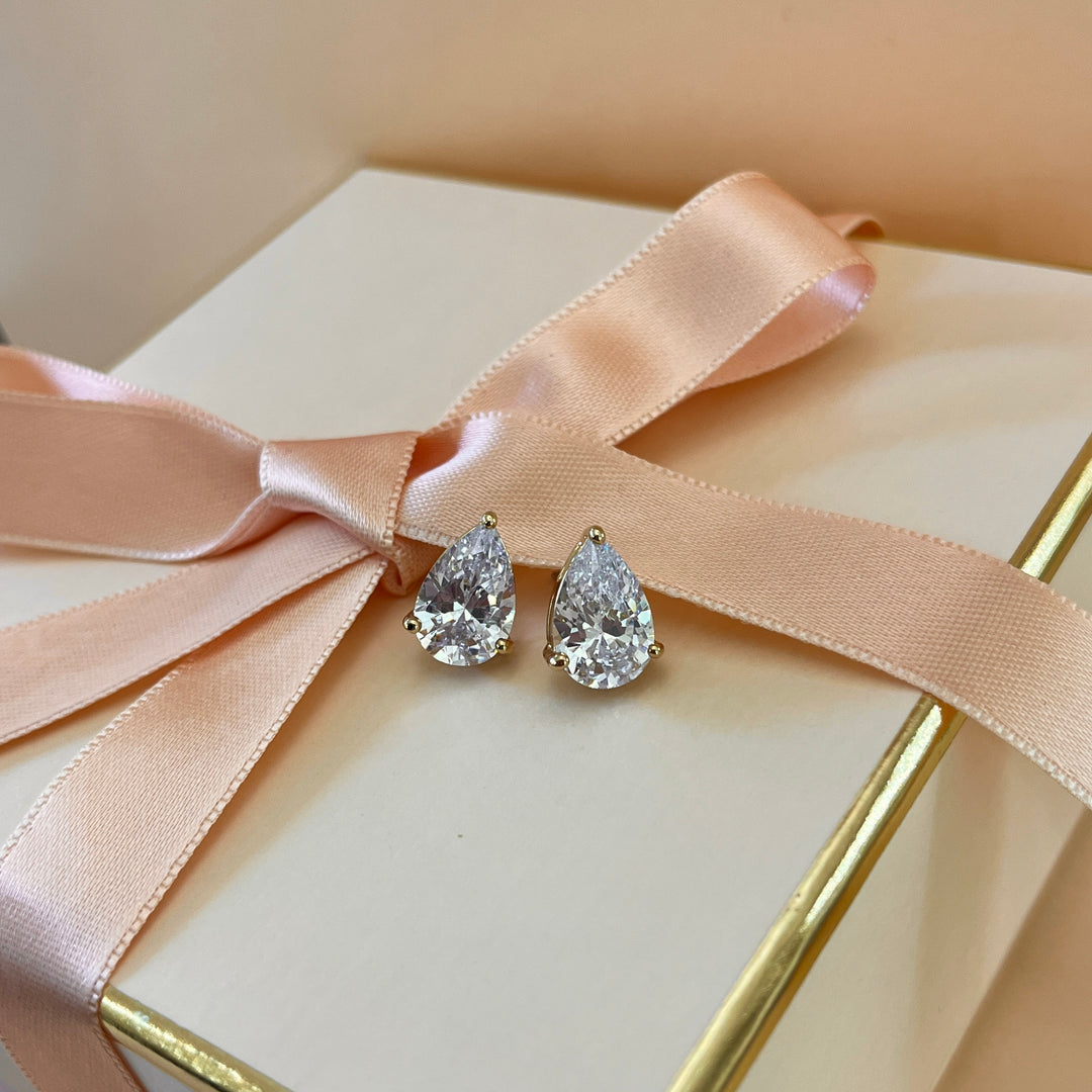 Gold zircone teardrop studs