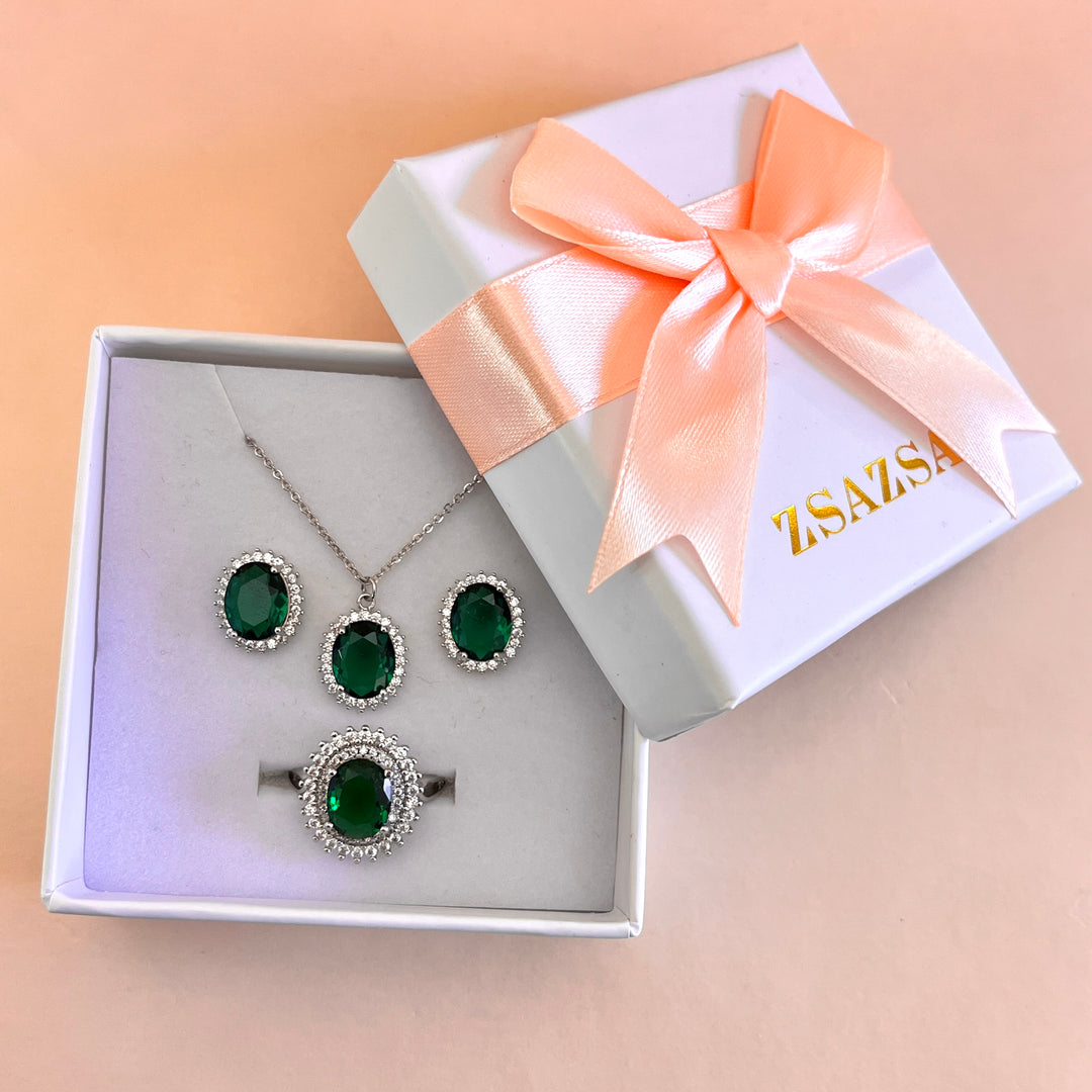 Dark green oval zircone set
