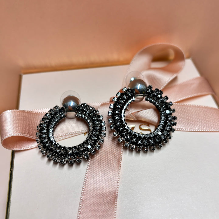 Elegant round black silver earrings
