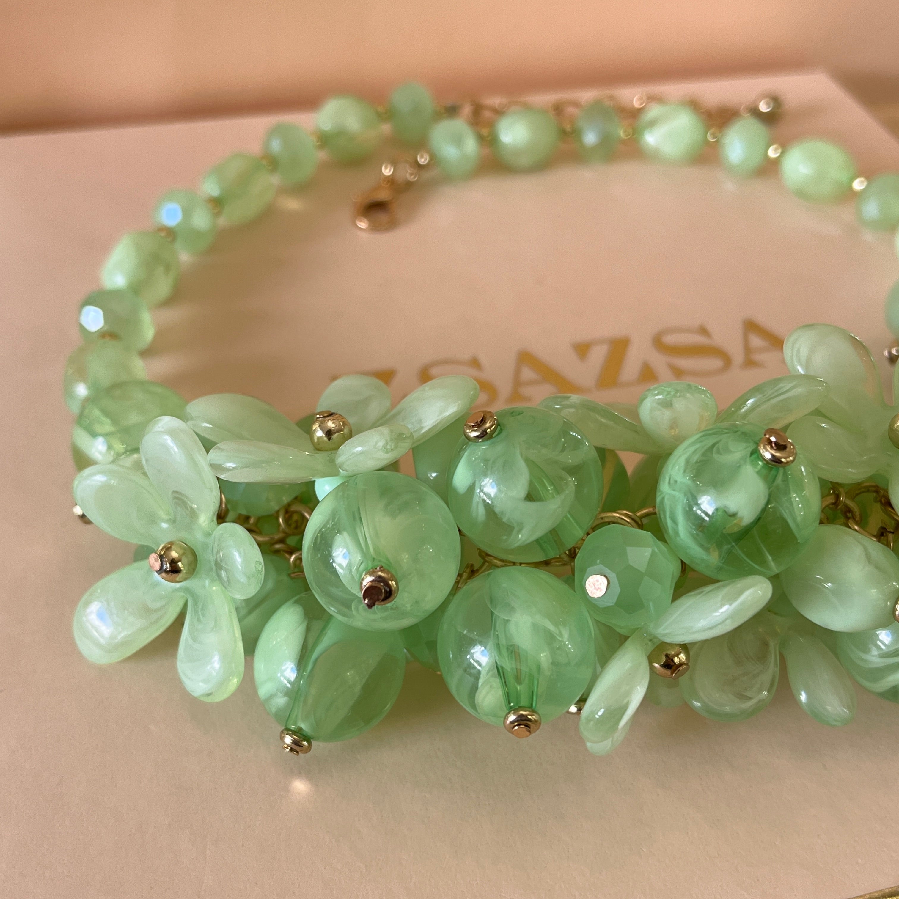 Flowers & balls necklace