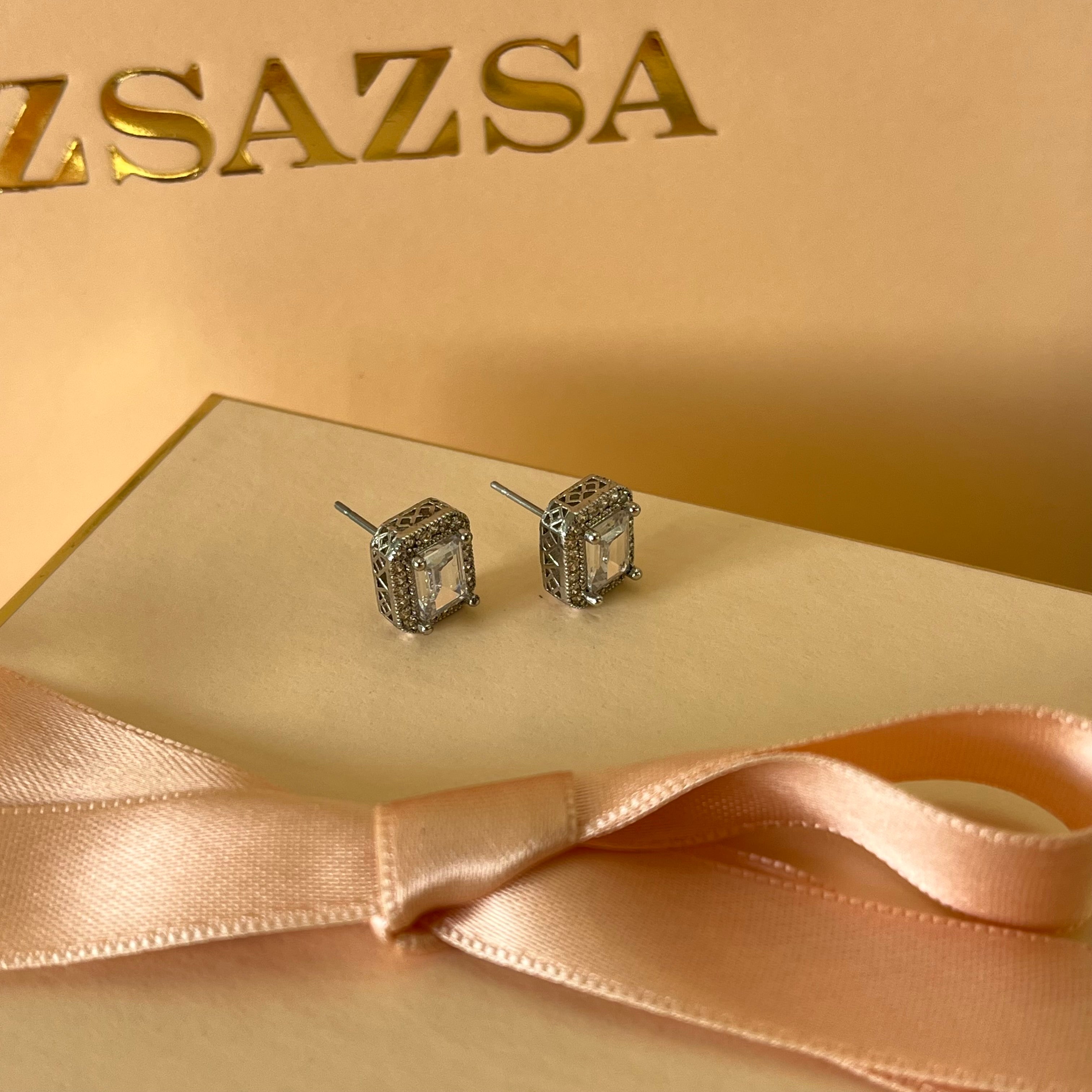 Rectangular zircone studs