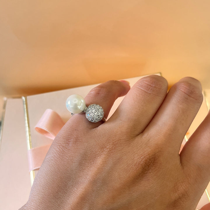 Zircone ball and white pearls white gold plated ring