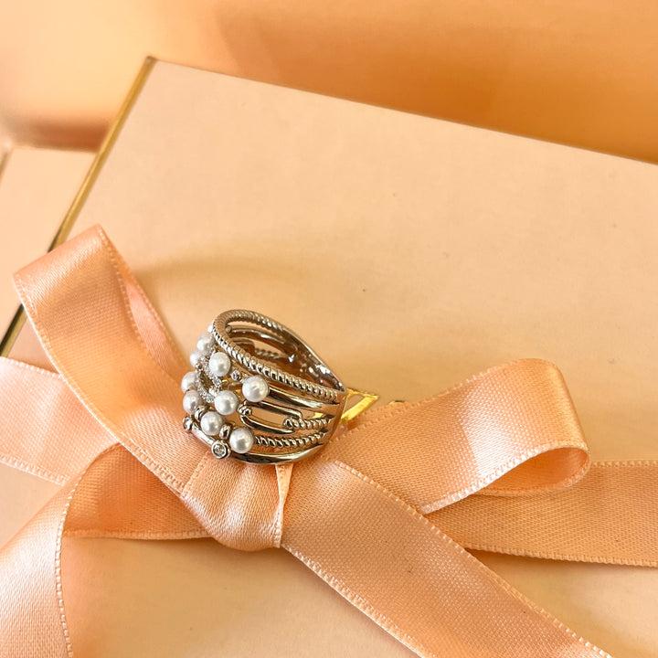 Zircone and white pearls sterling silver ring
