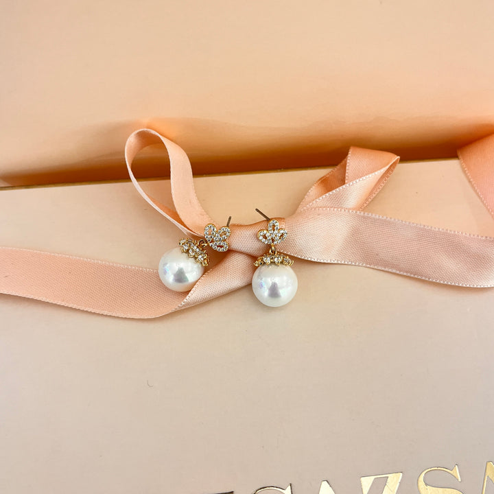 Zircone and white pearls gold plated earrings