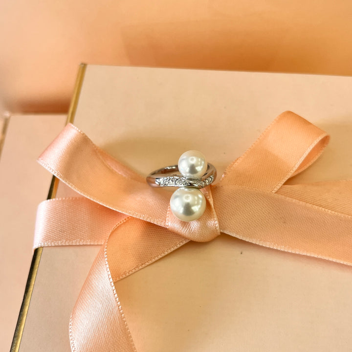 Zircone and double ivory pearls white gold plated ring