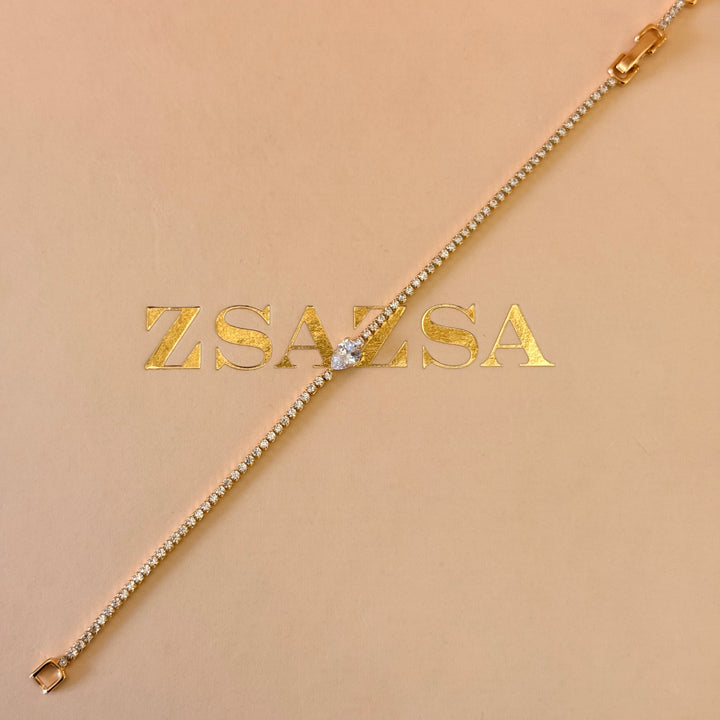 Dainty teardrop zircone in the middle gold plated bracelet