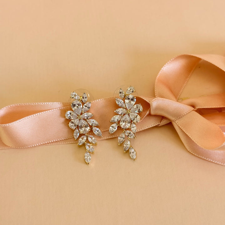 Flower and marquise zircone gold plated earrings