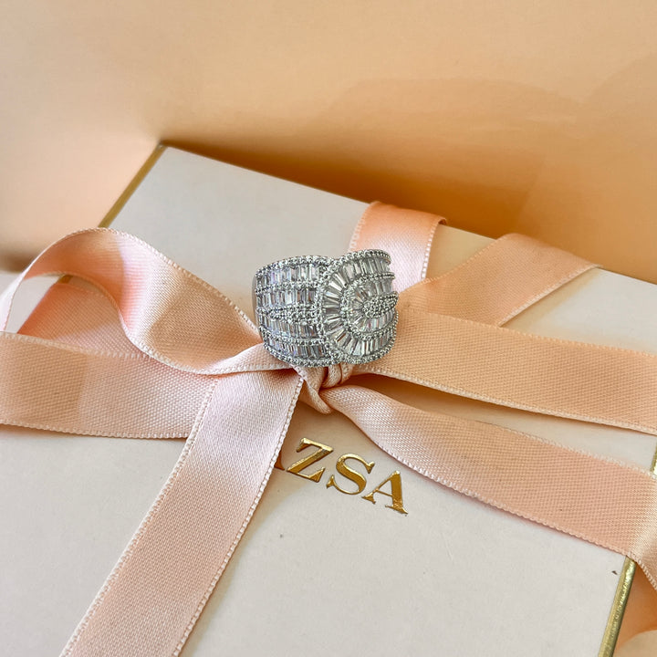 Zircone baguette white gold plated crossed ring