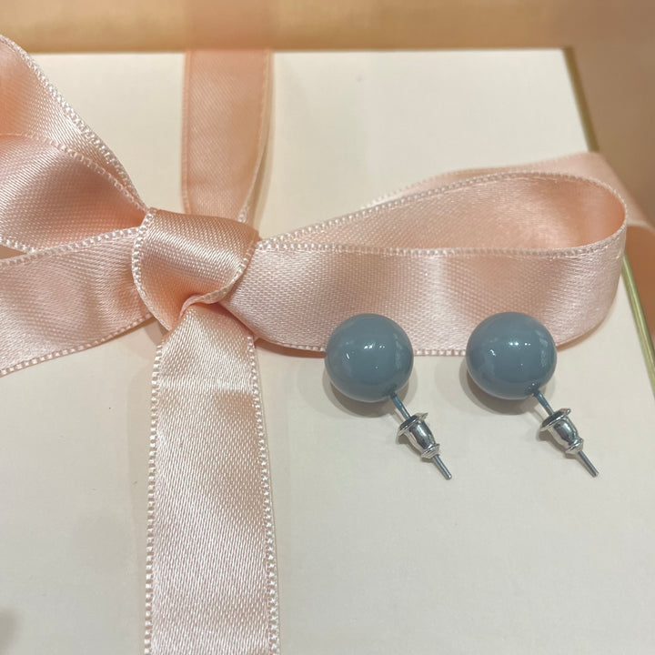 Grey studs