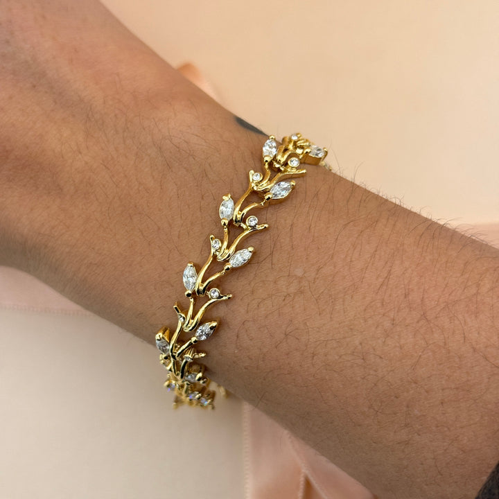 Leaves zircone gold plated earrings and bracelet