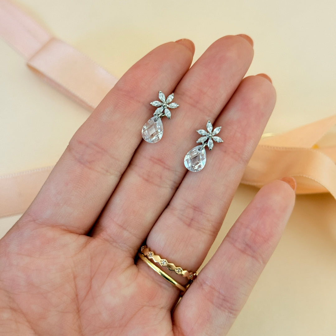 Dainty flower and teardrop zircone sterling silver earrings