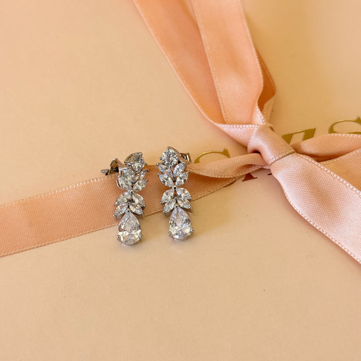 Teardrop and marquise zircone silver earrings