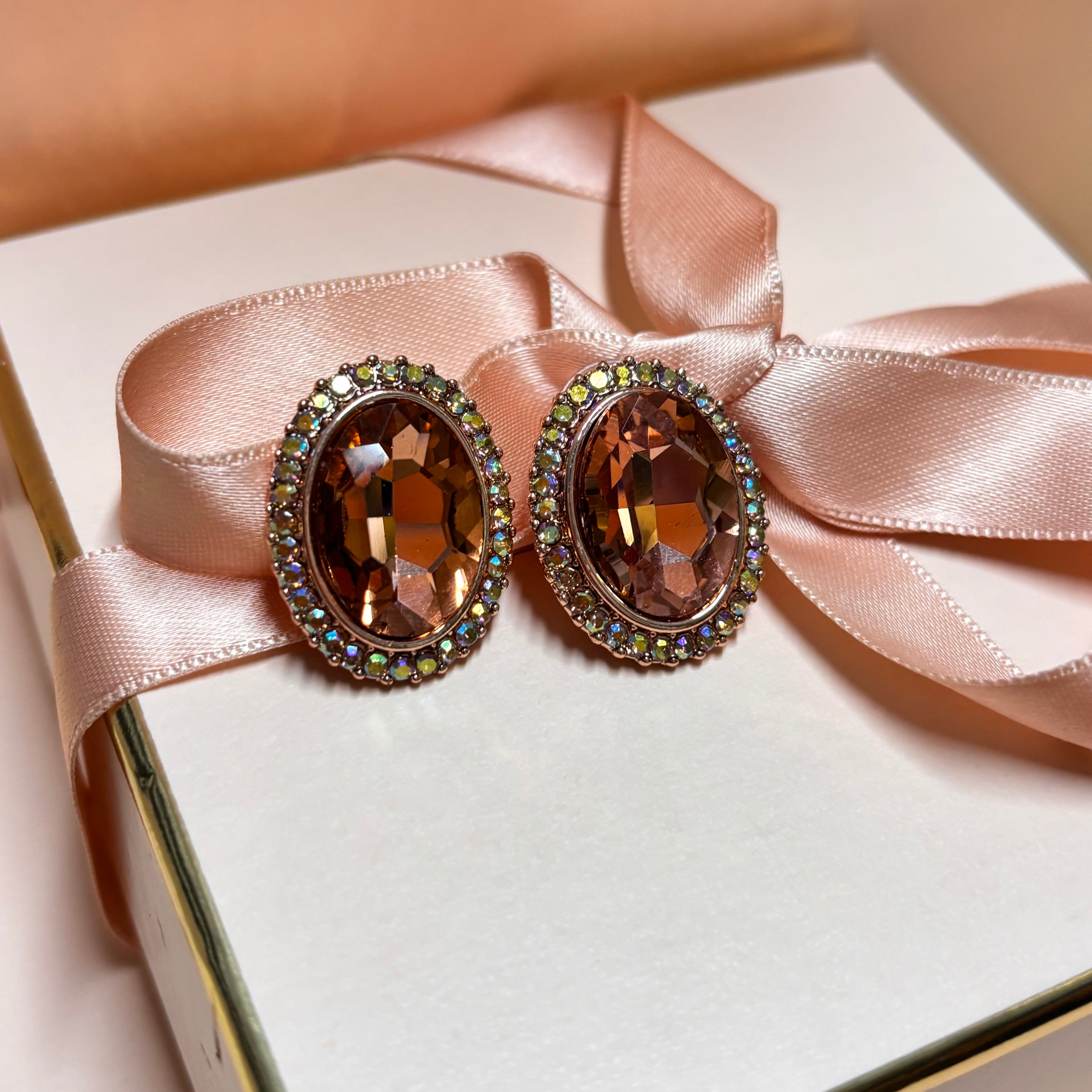 Oval peach studs