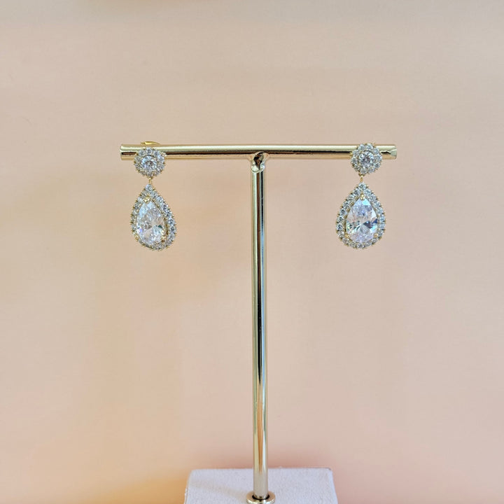 Round and teardrop zircone gold plated earrings