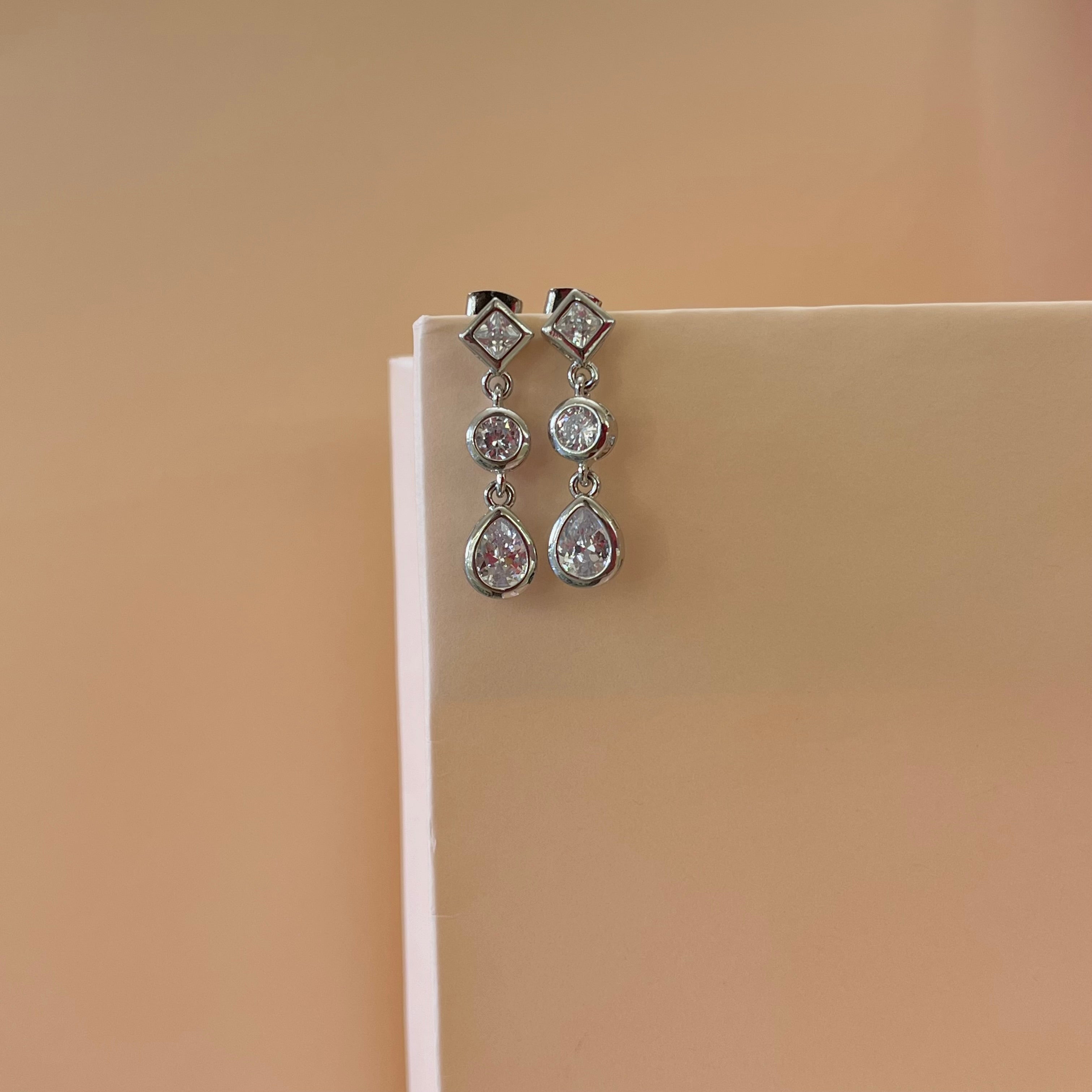 Silver zircone earrings