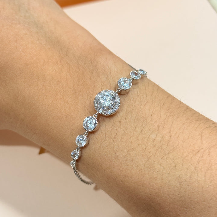 Dainty round zircone silver bracelet