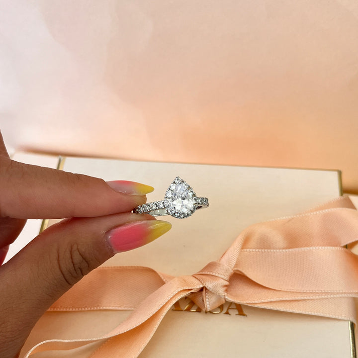 Zircone teardrop white gold plated ring